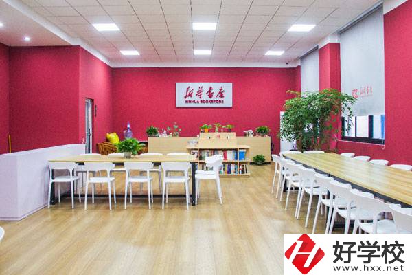湖南工業(yè)貿(mào)易學校有哪些熱門專業(yè)，師資力量如何？