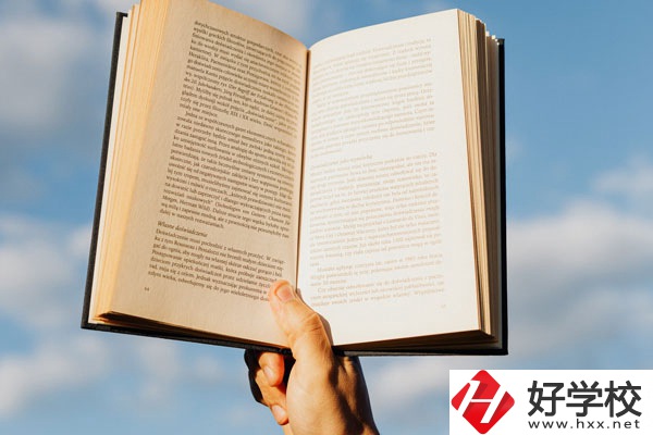 在衡陽想學(xué)廚師？這個(gè)學(xué)校不能錯(cuò)過！