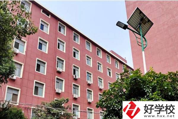 益陽市第一職業(yè)中專學(xué)校是重點(diǎn)學(xué)校嗎？升學(xué)率高嗎？