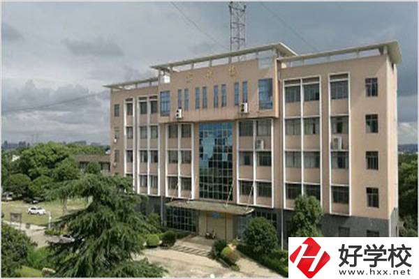 湖南省湘潭生物機(jī)電學(xué)校實訓(xùn)室