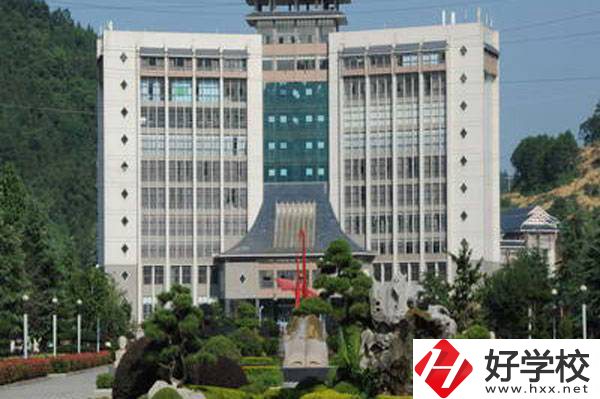 想在湘西找辦學(xué)條件好的中專，看看這三所學(xué)校