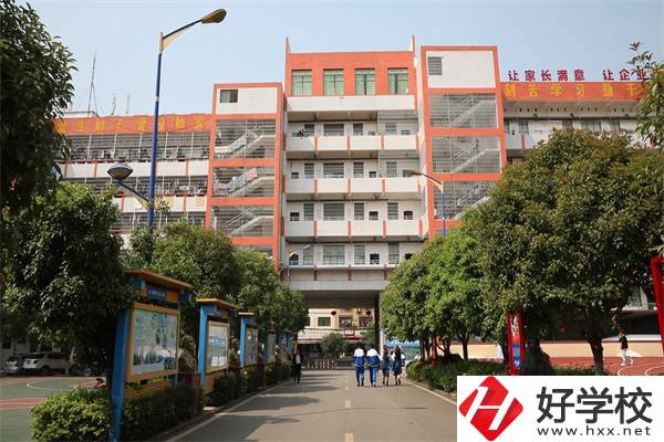 湖南育才技工學校怎么樣？是公辦學校嗎？