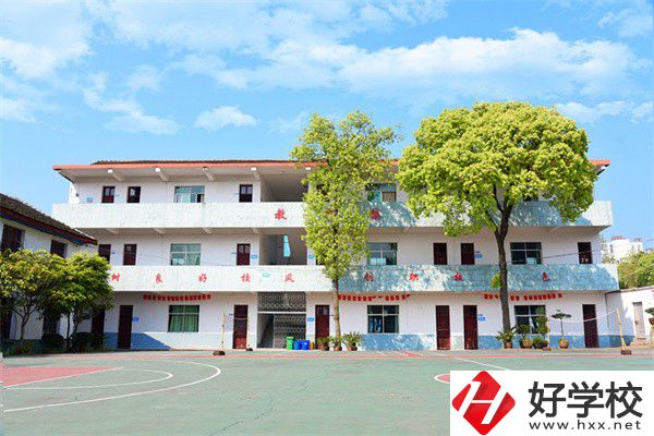懷化市新華職業(yè)學(xué)校有什么專(zhuān)業(yè)？哪些專(zhuān)業(yè)比較好？
