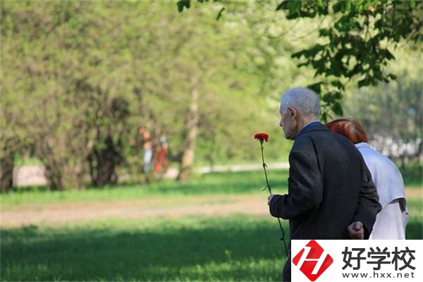 懷化有退役軍人可以讀的中職學(xué)校嗎？有什么優(yōu)待？