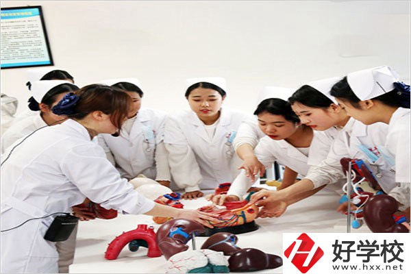 懷化啟航衛(wèi)校是中專還是技校？怎么到校？