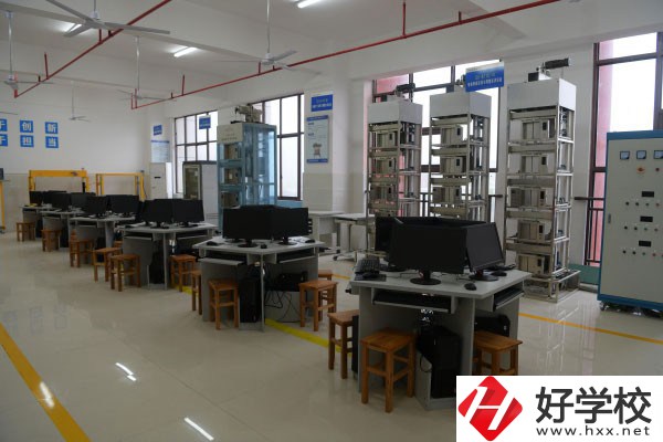 華容縣職業(yè)中專有哪些好的專業(yè)，就業(yè)前景怎么樣？