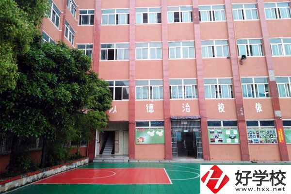 岳陽市中山財經(jīng)職業(yè)學校好不好？值得報考嗎？