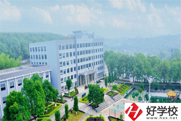 邵陽市機(jī)電職業(yè)技術(shù)學(xué)校有哪些助學(xué)政策？