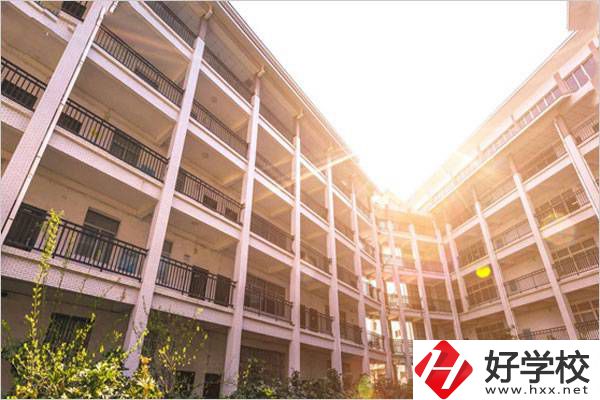 湘西的技工學(xué)校哪個(gè)比較好？有什么專業(yè)？