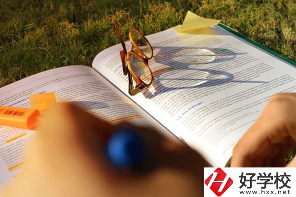 婁底職業(yè)技術(shù)學(xué)院有哪些專業(yè)？學(xué)費(fèi)貴不貴？