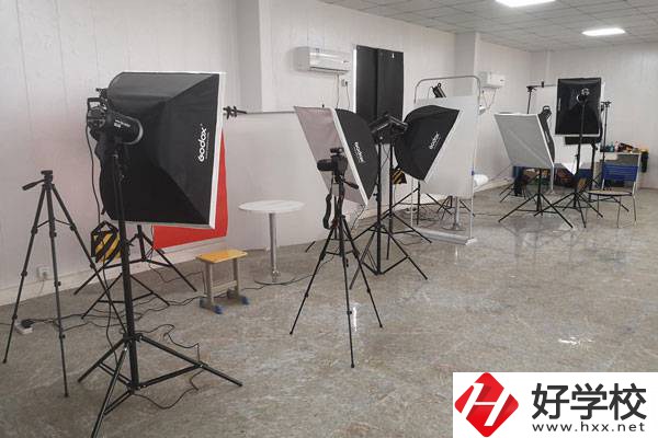 邵陽(yáng)市中南科技職業(yè)學(xué)校有哪些熱門專業(yè)？