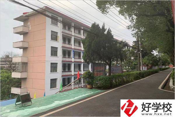 株洲市英泰職高的地址在哪？是公辦還是民辦？