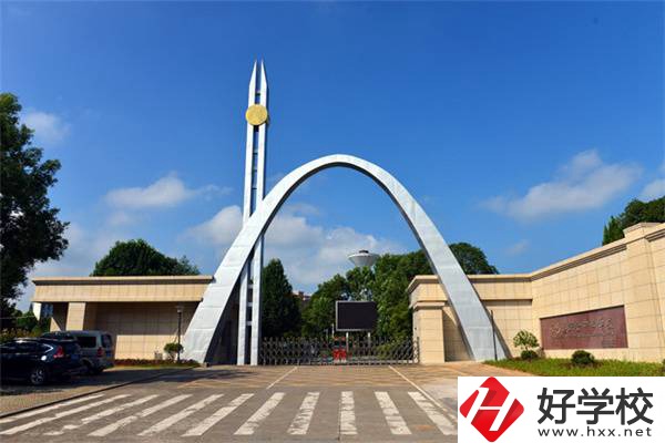 長(zhǎng)沙縣職業(yè)中專學(xué)校招多少人？外地學(xué)生能報(bào)名嗎？
