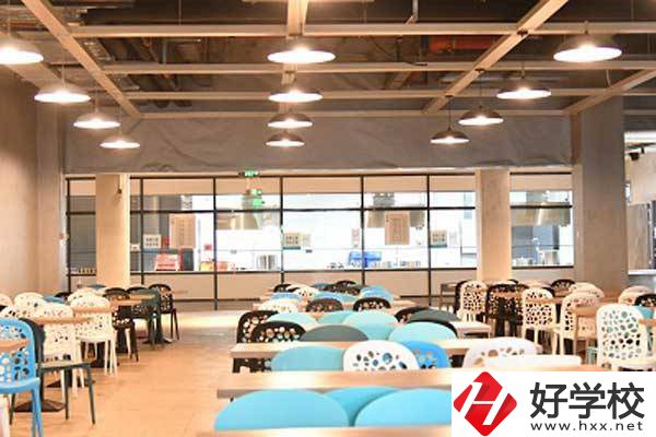 長沙湘麓醫(yī)藥中專怎么樣？有哪些專業(yè)？