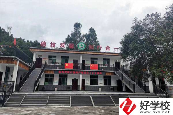 湘西乾城旅游學(xué)校是中專嗎？學(xué)校怎么樣？