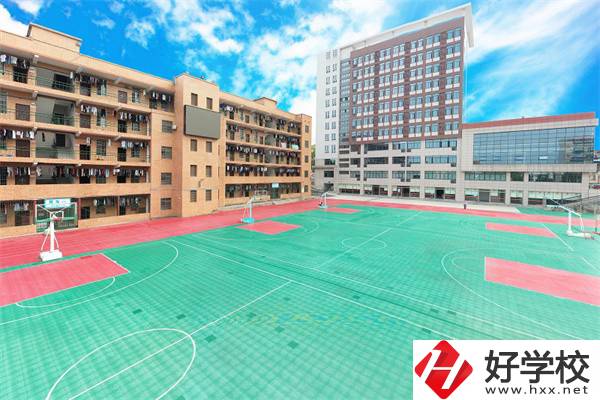 湘潭有哪些適合女生學(xué)習(xí)的職校？女生該如何選擇職校？
