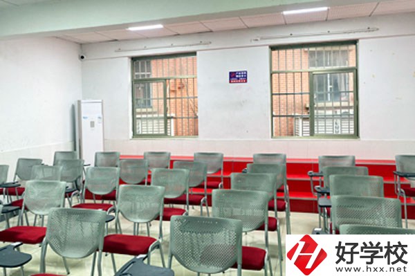 湖南長(zhǎng)沙藝術(shù)學(xué)校有哪些招生要求？