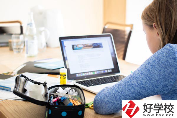 湖南經(jīng)濟(jì)貿(mào)易職業(yè)中專學(xué)校專業(yè)有哪些？就業(yè)率如何？