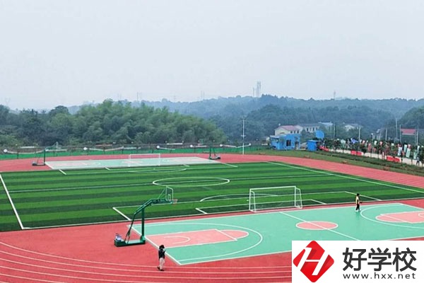 湖南華中工業(yè)技工學校好不好？