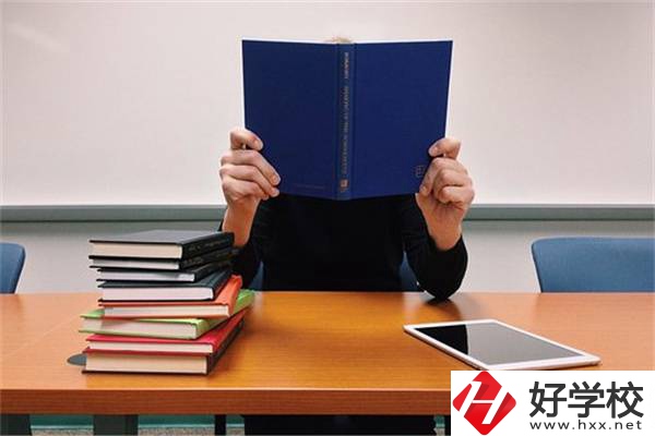 湖南初中畢業(yè)成績(jī)非常差選什么學(xué)校好？還有前途嗎？