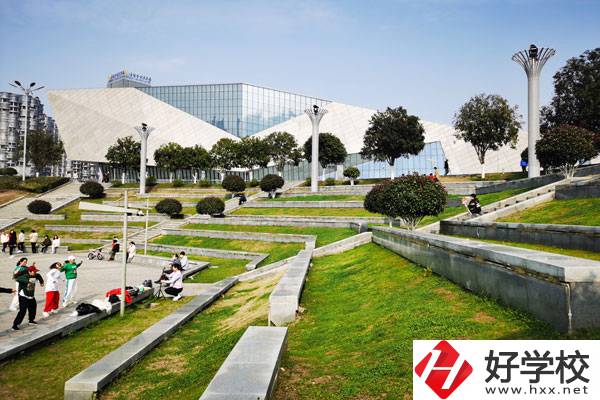 寧鄉(xiāng)有哪些民辦的中職學(xué)校？
