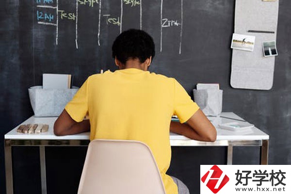 郴州有哪些公立的中專(zhuān)學(xué)校？專(zhuān)業(yè)有哪些？