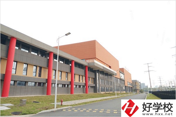 湖南有哪些舞蹈職校推薦？辦學(xué)條件怎么樣？