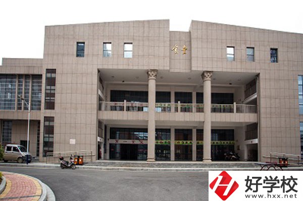 鳳凰縣職業(yè)中專學(xué)校怎么樣，有哪些招生專業(yè)？