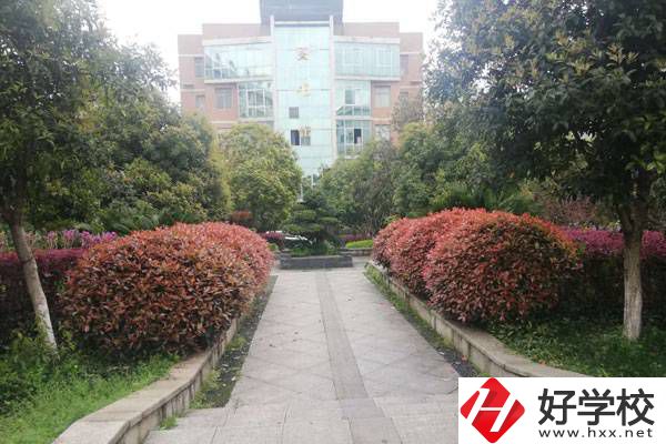 衡陽(yáng)市職業(yè)中等專(zhuān)業(yè)學(xué)校是封閉式管理的嗎？有好處嗎？