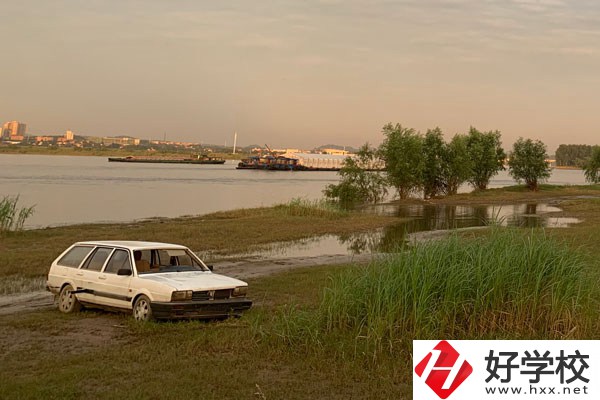 初中畢業(yè)想在懷化讀中專，有哪些好學(xué)校推薦？
