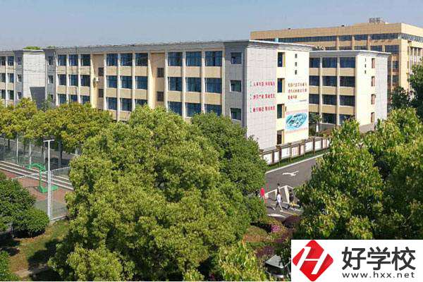 岳陽平江共有幾所中專？學(xué)校辦學(xué)有特色嗎？