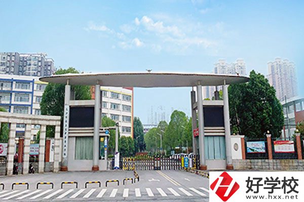 長(zhǎng)沙博雅衛(wèi)生中等專業(yè)學(xué)校師資強(qiáng)嗎？設(shè)備完善嗎？
