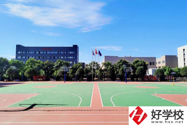 想學新媒體運營專業(yè)，長沙有合適的中職學校嗎？