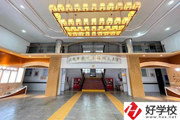 長沙自立中等職業(yè)技術(shù)學(xué)校有什么特色專業(yè)？