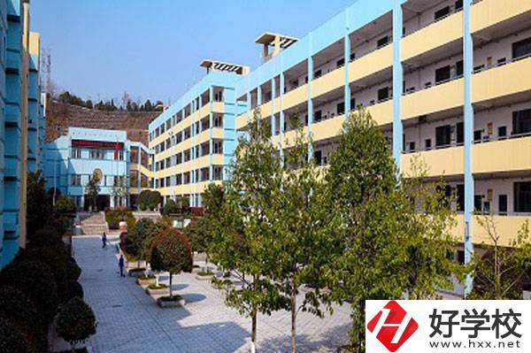 長沙財經(jīng)學校學生的住宿條件怎么樣？有沒有空調(diào)？