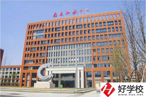 益陽(yáng)南縣的職高免學(xué)費(fèi)嗎？還要不要交其它費(fèi)用？