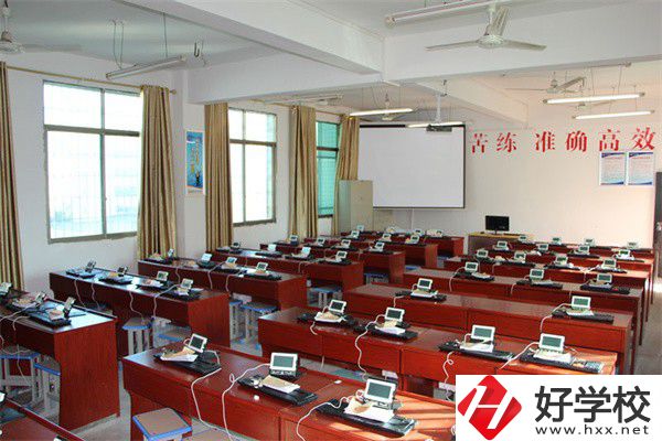 婁底哪些職校有開設(shè)護(hù)理專業(yè)？就業(yè)方向是什么？