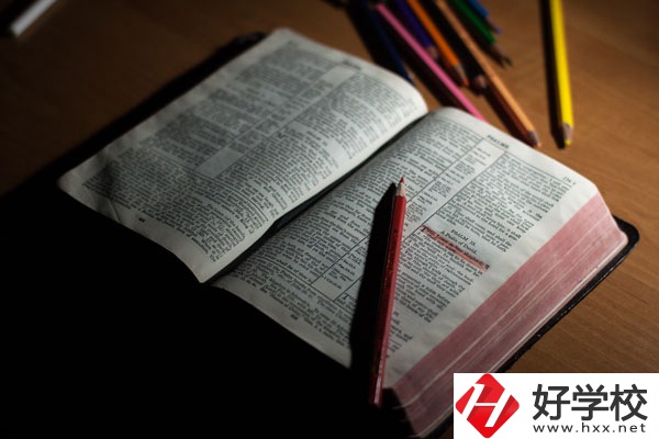 在衡陽想學(xué)廚師？這個(gè)學(xué)校不能錯(cuò)過！