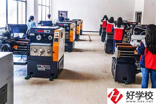 新化楚怡職校好不好？有些什么專(zhuān)業(yè)？