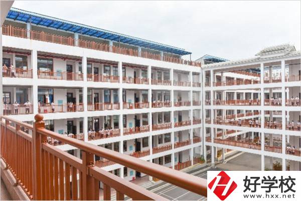 懷化有3+2分段制的中專嗎？對口專業(yè)好就業(yè)嗎？