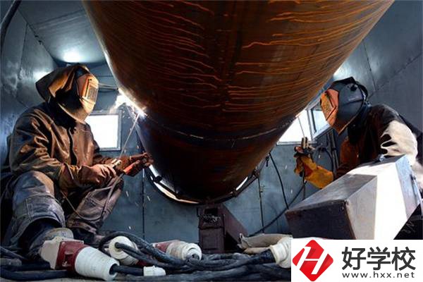 在湖南選擇技校就讀有什么優(yōu)勢(shì)？讀技校怎么樣？