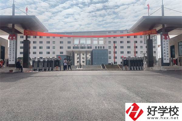 衡陽哪些中職可以學(xué)醫(yī)美專業(yè)？專業(yè)就業(yè)前景如何？