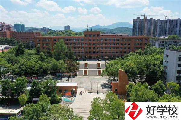 婁底最好的師范職校是哪所？師范專業(yè)好就業(yè)嗎？