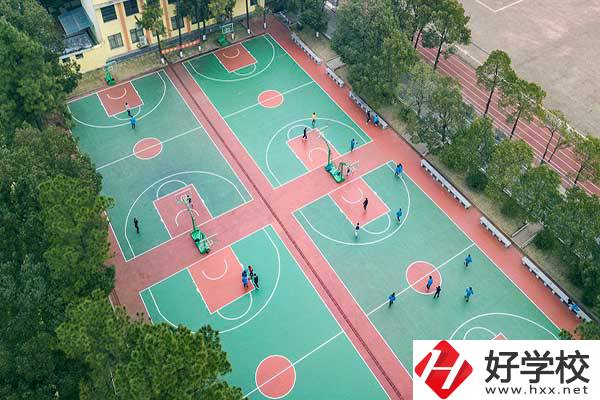 衡陽市鐵路運(yùn)輸職業(yè)學(xué)校操場(chǎng)