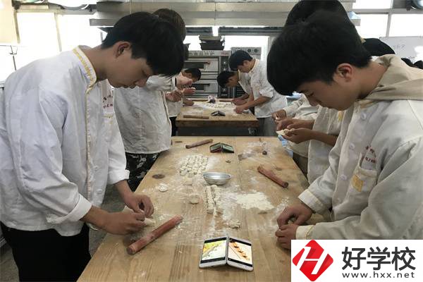 湖南懷化商業(yè)學校實訓(xùn)室