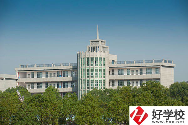 衡陽幼師學(xué)校學(xué)費(fèi)是多少？專業(yè)就業(yè)前景怎么樣？