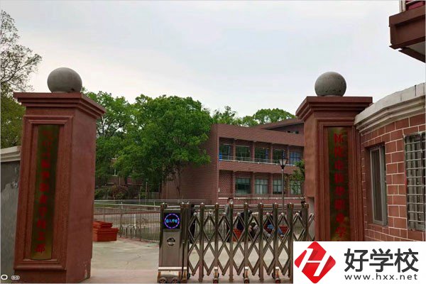 懷化市振華職業(yè)學(xué)校開設(shè)了哪些專業(yè)？實訓(xùn)條件怎么樣？